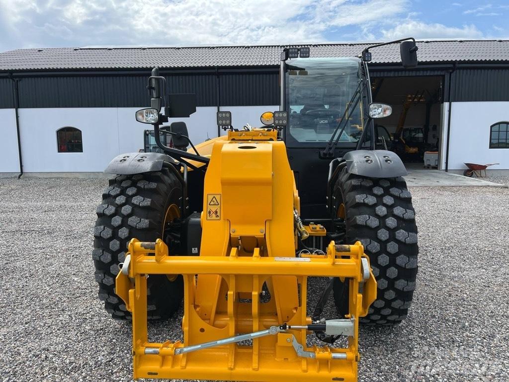 JCB 560-80 Agri Xtra Teleskopické manipulátory