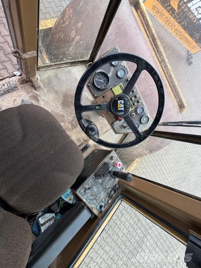 CAT CS 563 AW Tahačové válce