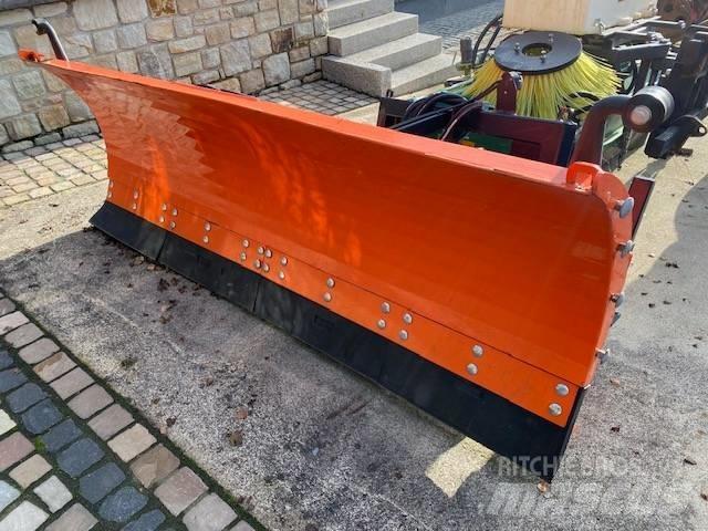 Agromet 220 Sněžné pluhy, přední sněhové radlice