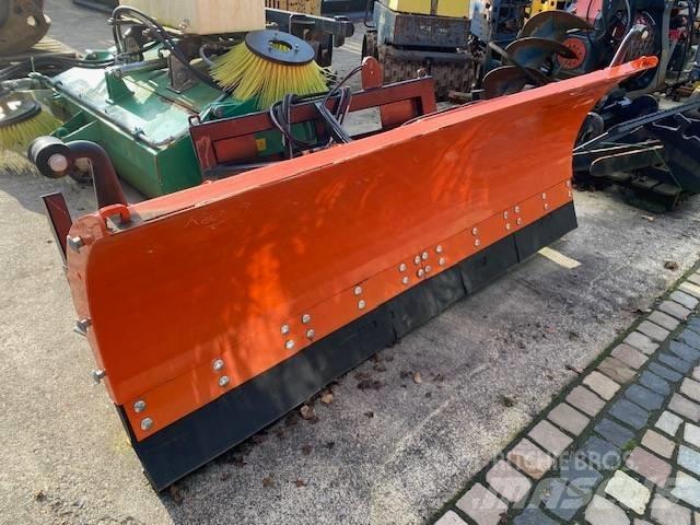 Agromet 220 Sněžné pluhy, přední sněhové radlice