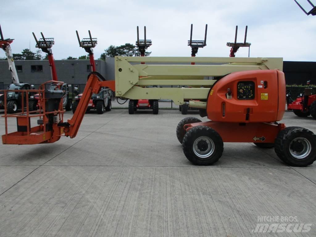 JLG 450 AJ (868) Kompaktní samohybné kloubové plošiny