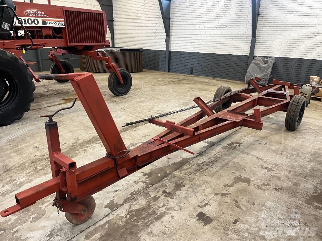 Hesston 8100 Řádkovací žací stroje