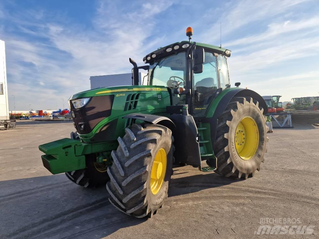 John Deere 6215 R Traktory