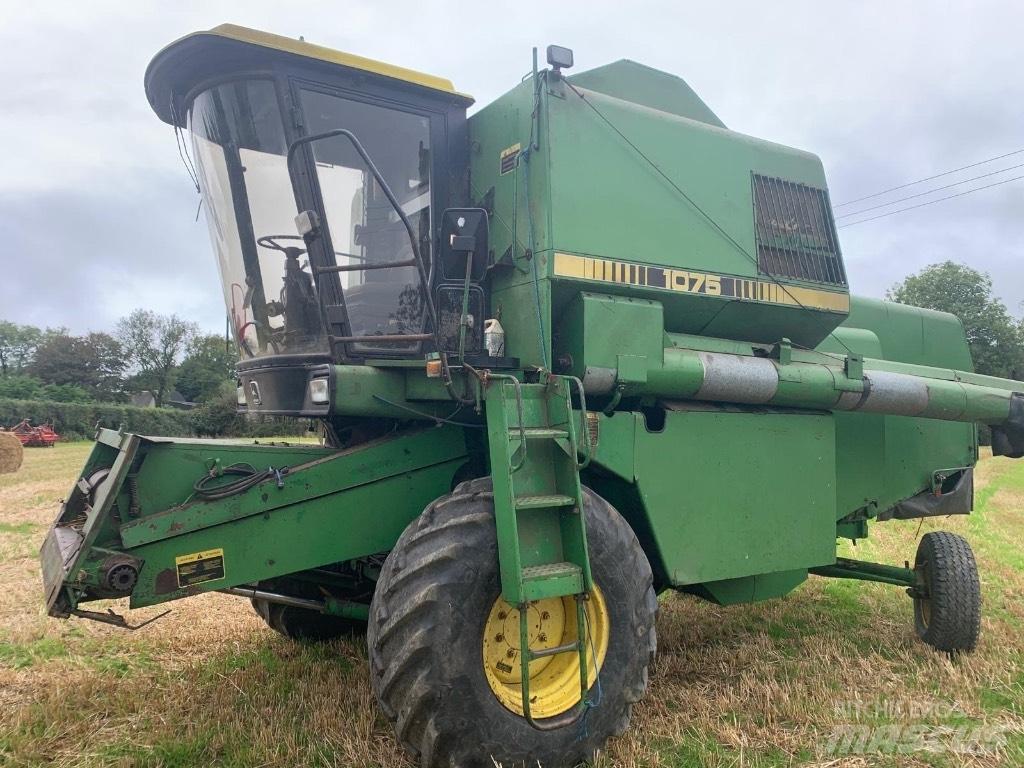 New Holland 1075 Sklízecí mlátičky