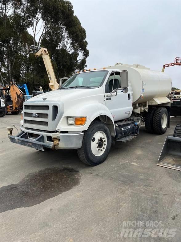 Ford F750 Cisternové vozy