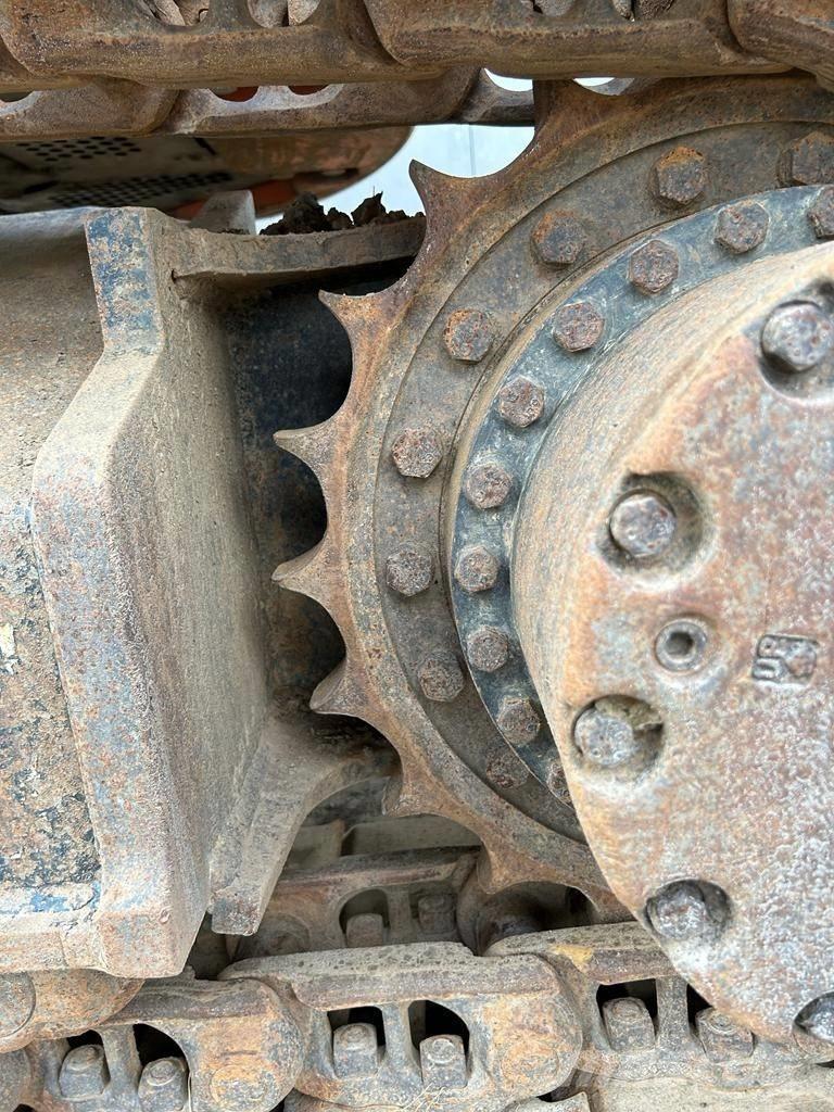 Hitachi ZX 225 US LC Pásová rýpadla