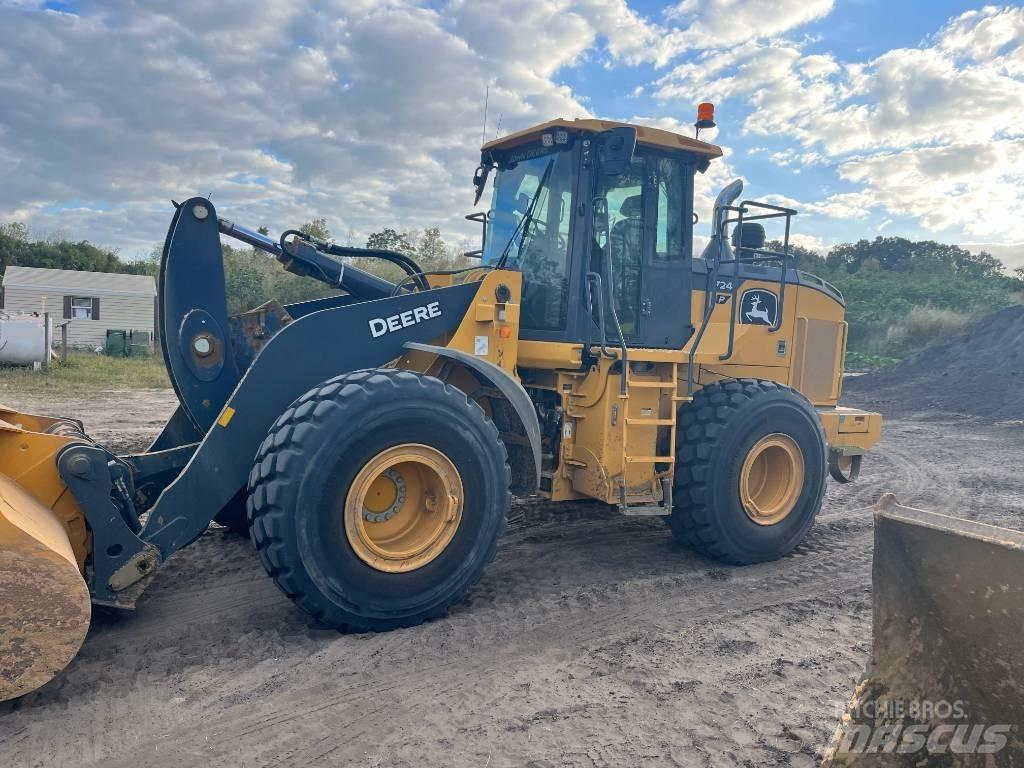 DEERE 724P Kolové nakladače