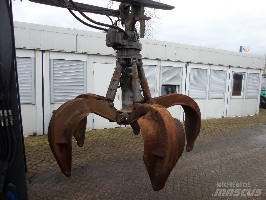 Liebherr GM72 Klešťové drapáky