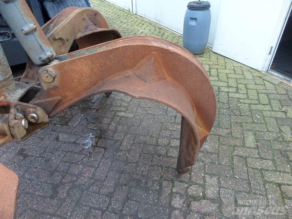 Liebherr GM72 Klešťové drapáky