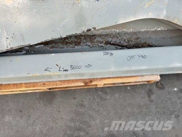 CAT 740 TAILGATE Kloubové dempry