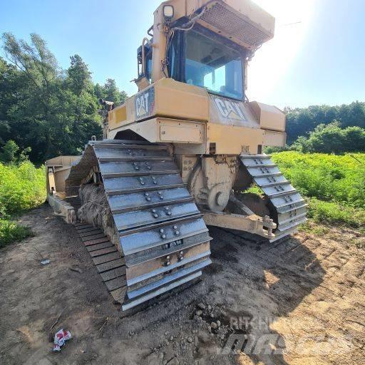 CAT D 6 T LGP Pásové dozery