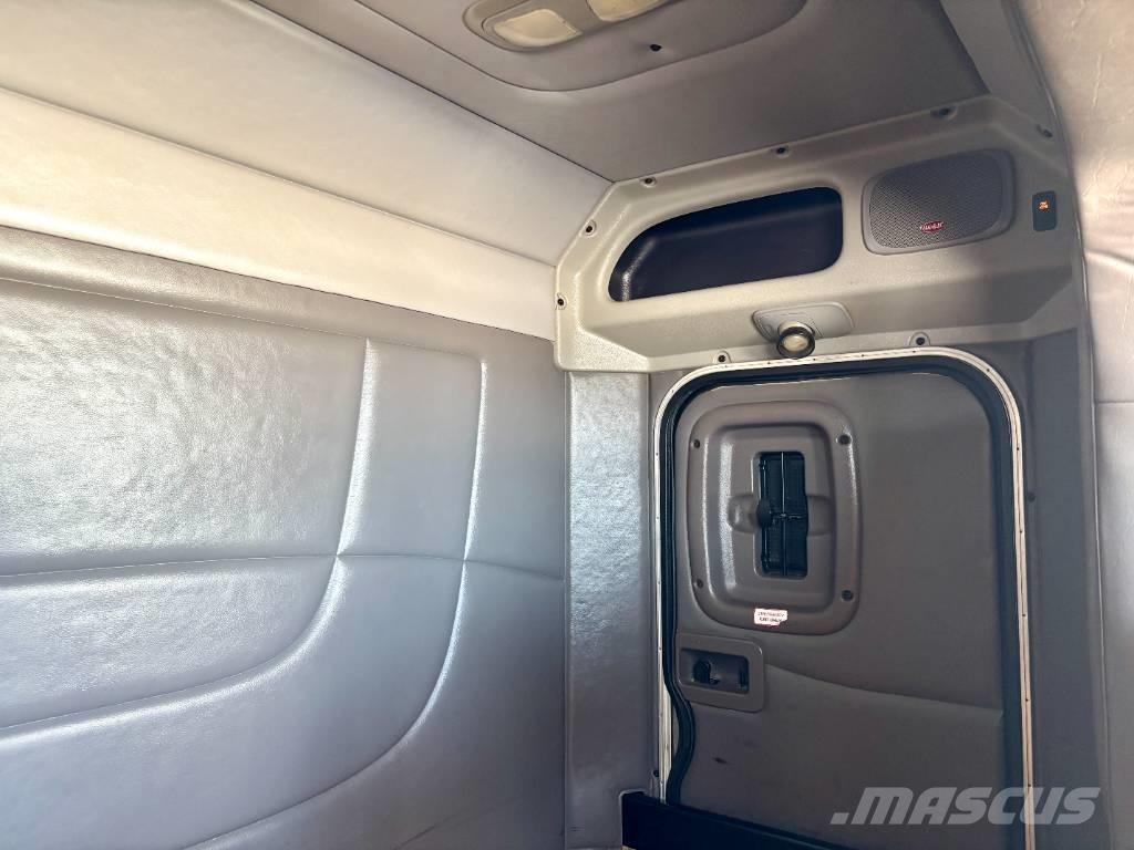 Peterbilt 367 Tahače