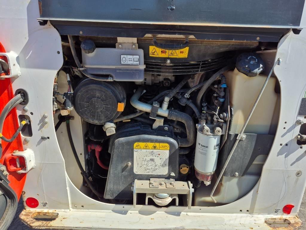 Bobcat T 64 Smykem řízené nakladače