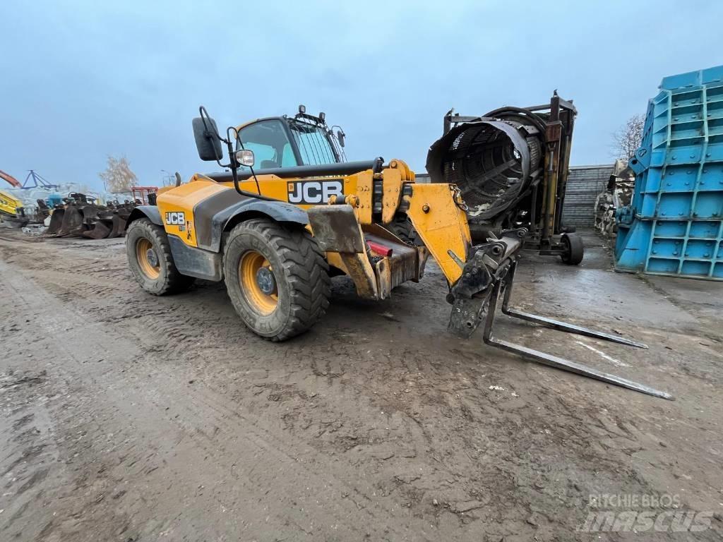 JCB 535-125 Teleskopické manipulátory