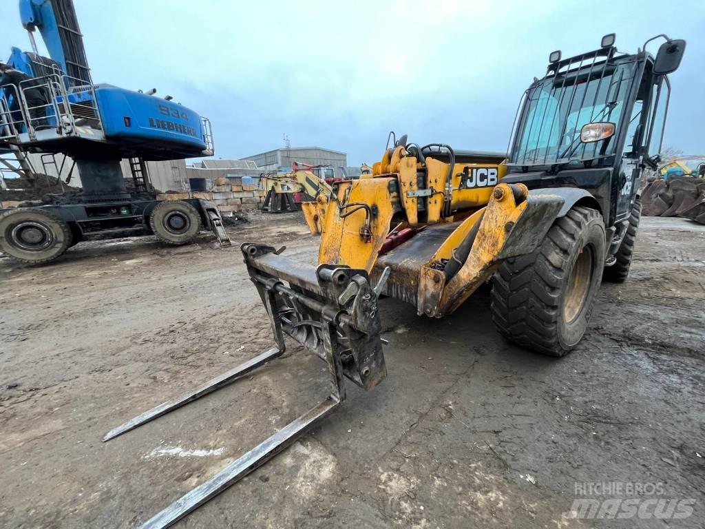 JCB 535-125 Teleskopické manipulátory