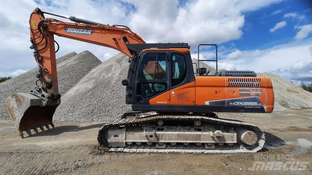 Doosan DX 255 LC-5 Pásová rýpadla