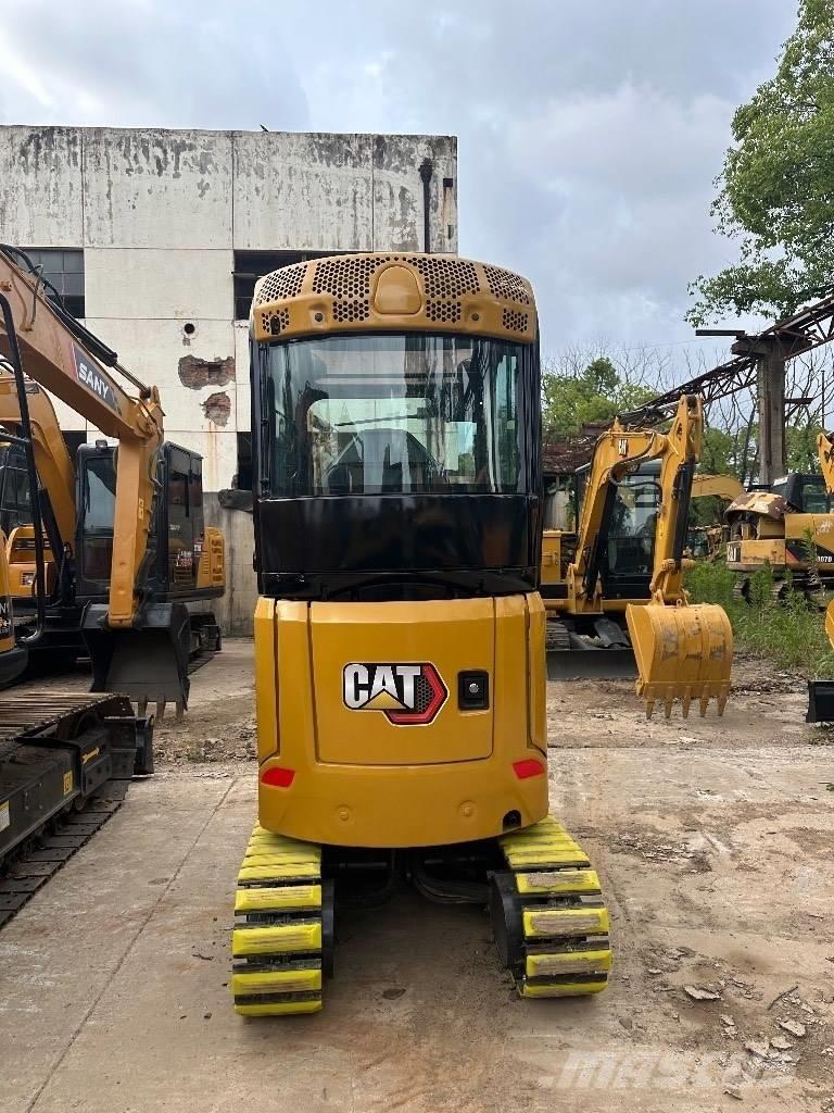 CAT 302 Mini rýpadla < 7t