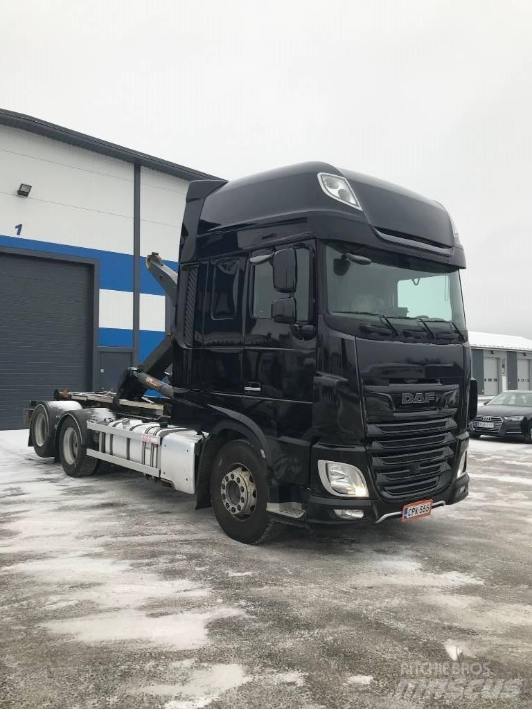 DAF XF530 FAS Hákový nosič kontejnerů