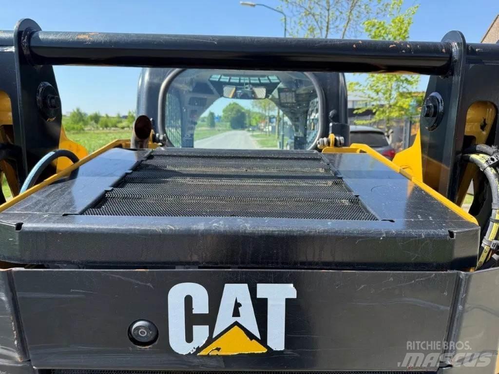 CAT 259D Smykem řízené nakladače