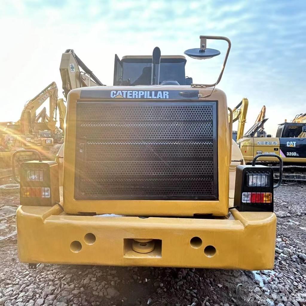CAT 966 H Kolové nakladače