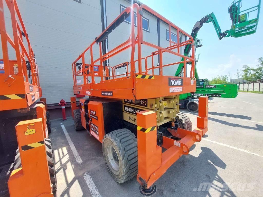 JLG 330 LRT Nůžková zvedací plošina