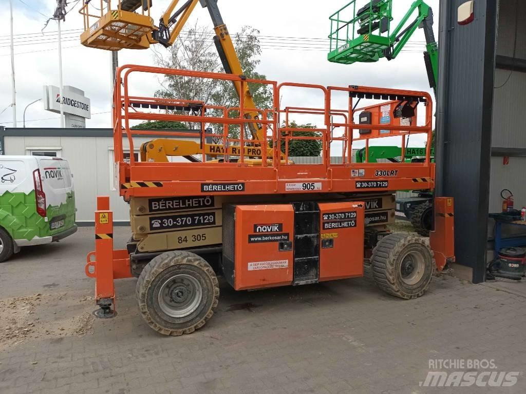 JLG 330 LRT Nůžková zvedací plošina