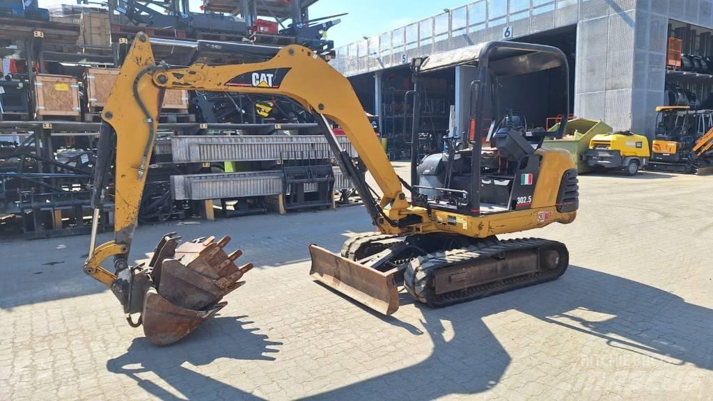 CAT 302.5 Mini rýpadla < 7t