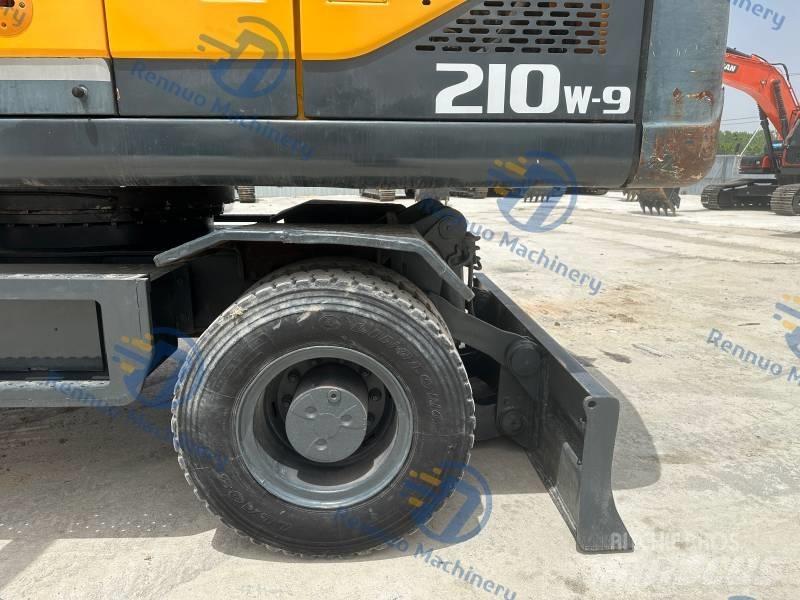 Hyundai R210W-9 Kolová rýpadla