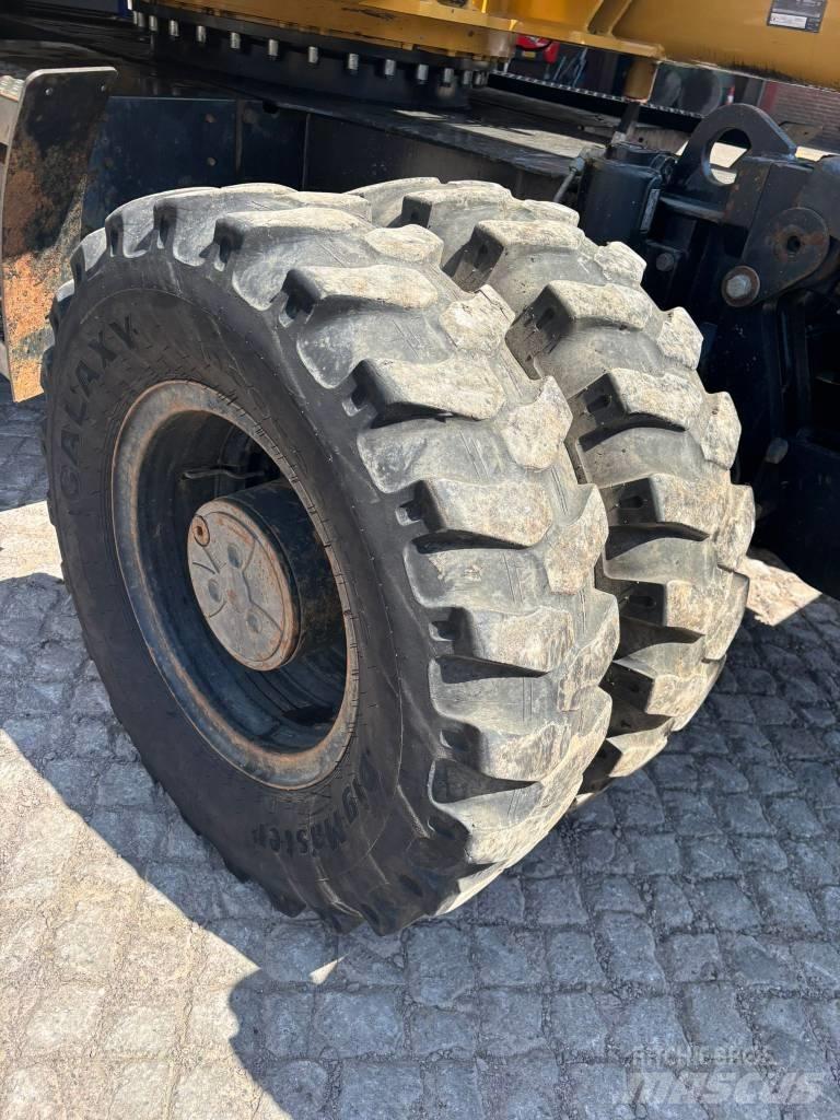 CAT M 313 D Kolová rýpadla