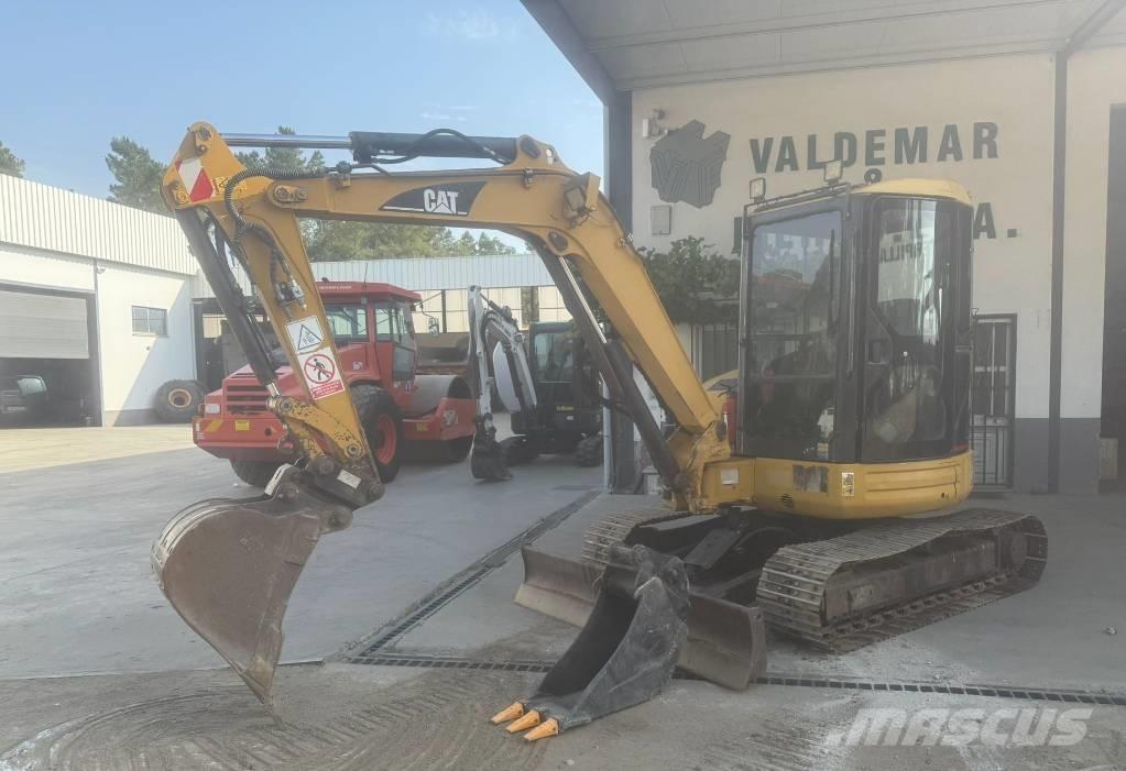 CAT 304 CR Mini rýpadla < 7t