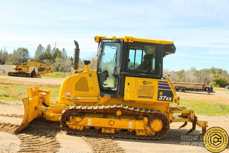 Komatsu D 37 EX Pásové dozery