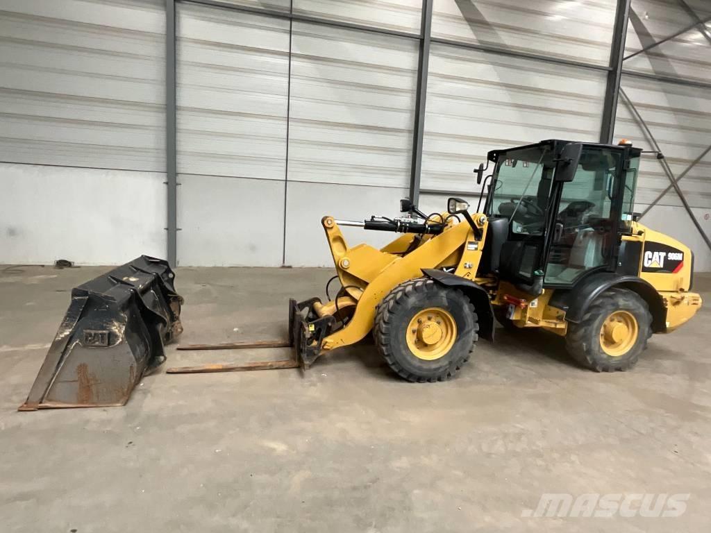 CAT 906 M Kolové nakladače