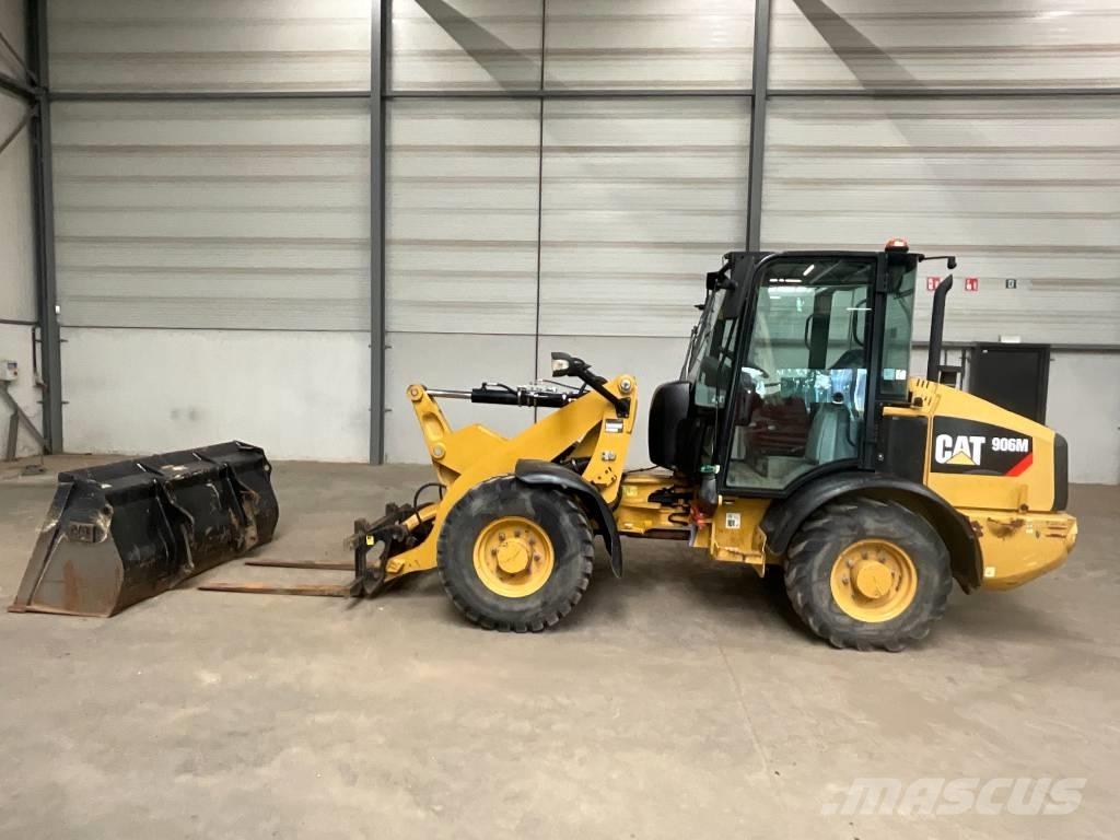 CAT 906 M Kolové nakladače