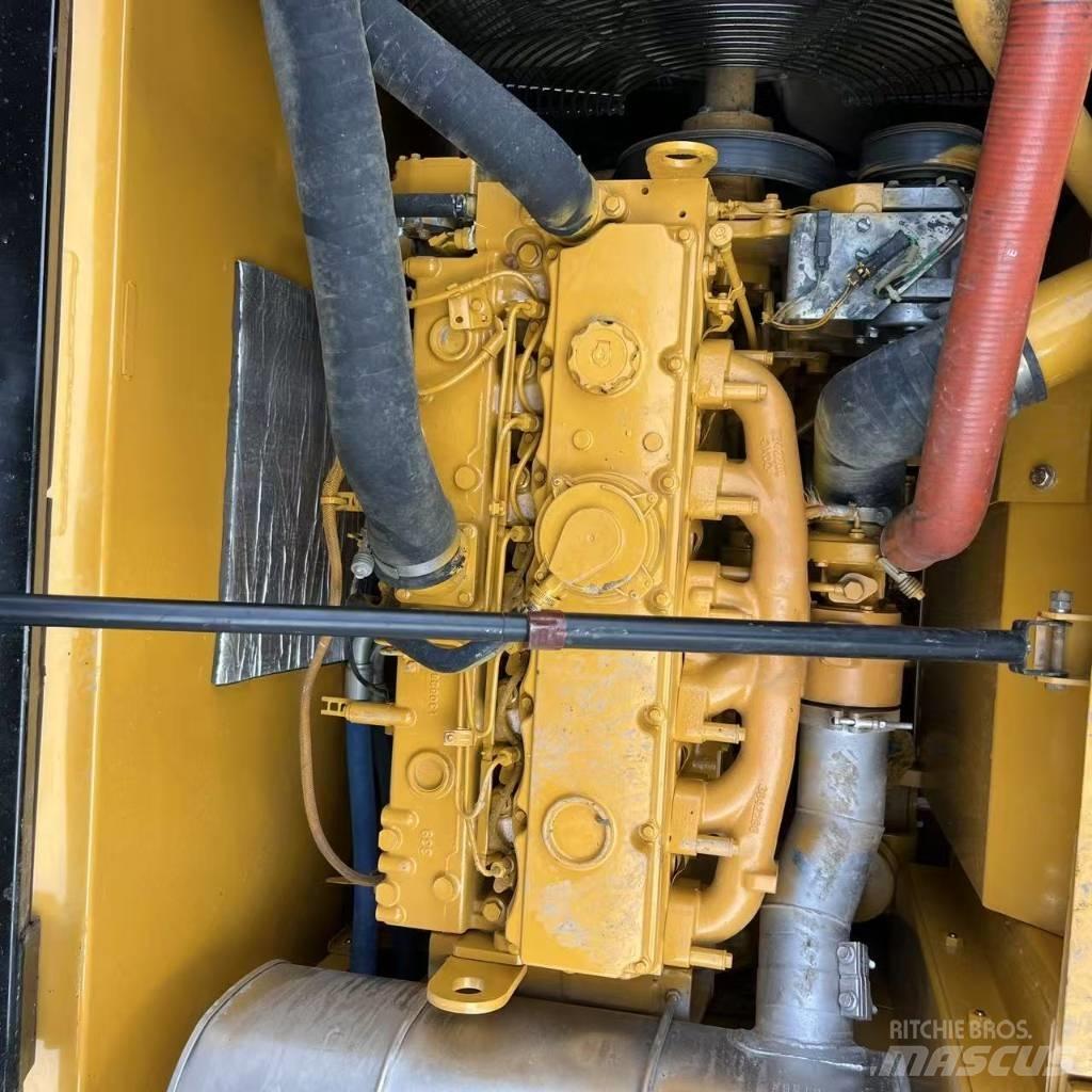 CAT 320 D2 Pásová rýpadla