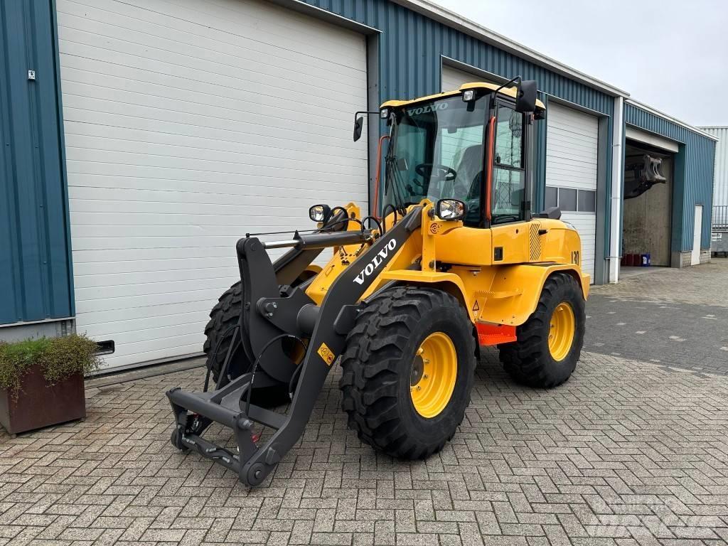 Volvo L30HS Kolové nakladače