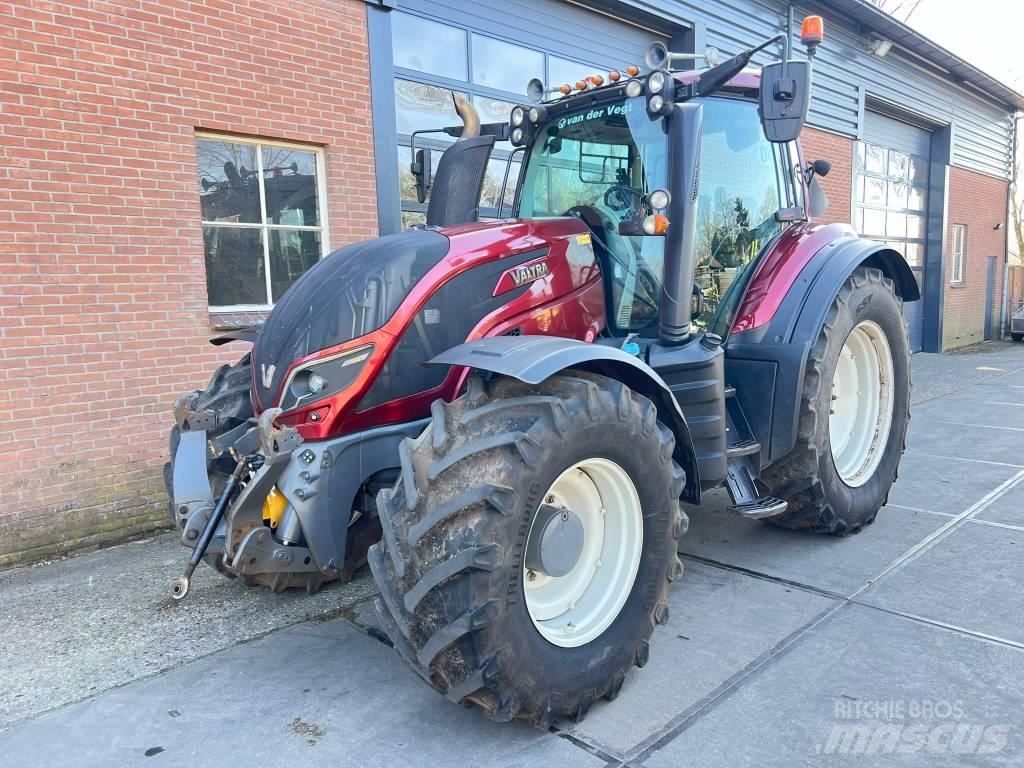 Valtra T 174 Versu Traktory