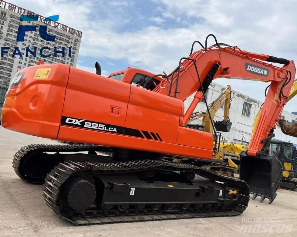 Doosan DX 225 LCA Pásová rýpadla