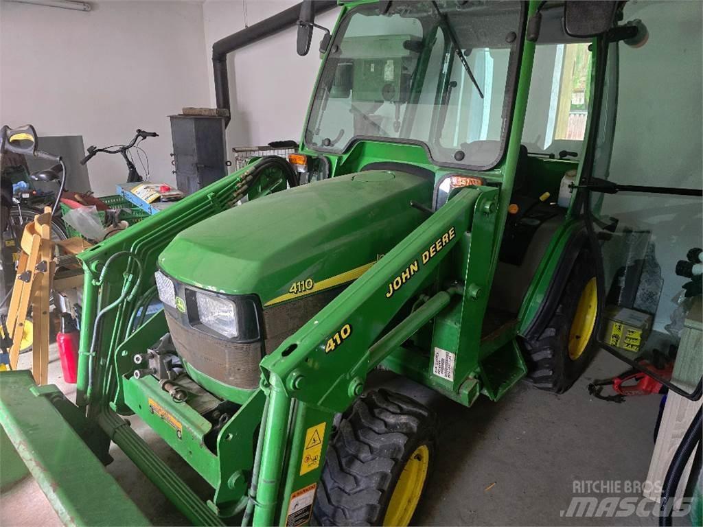 John Deere 4110 Traktory