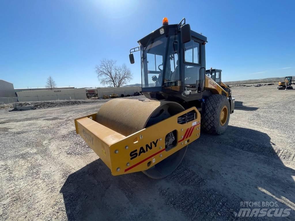 Sany SSR 120C 8 Smykem řízené nakladače