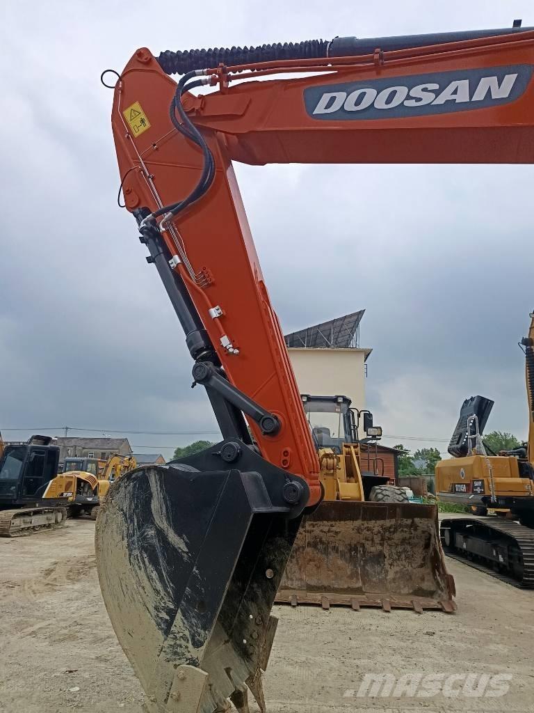 Doosan DX 300 LC Pásová rýpadla