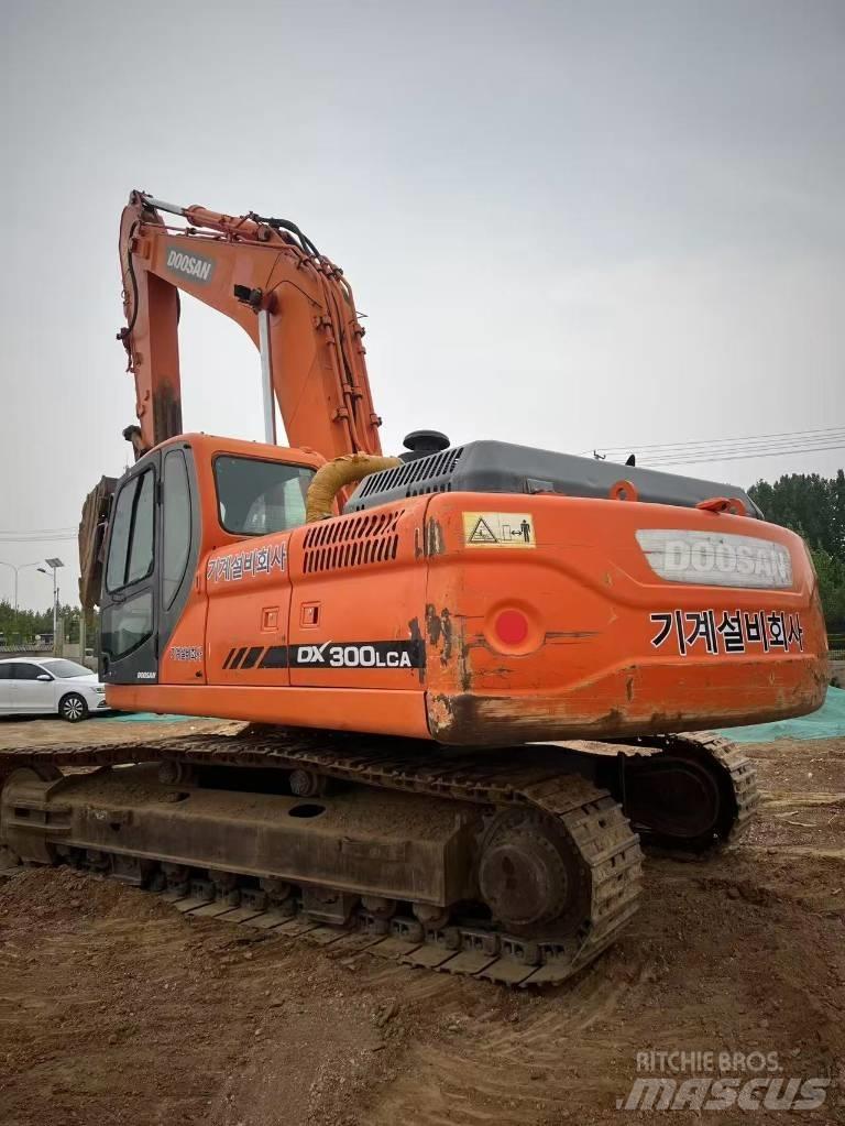 Doosan DX300LCA Pásová rýpadla