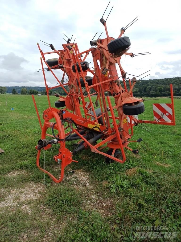 Kuhn GF 8702 Obraceče a shrabovače sena