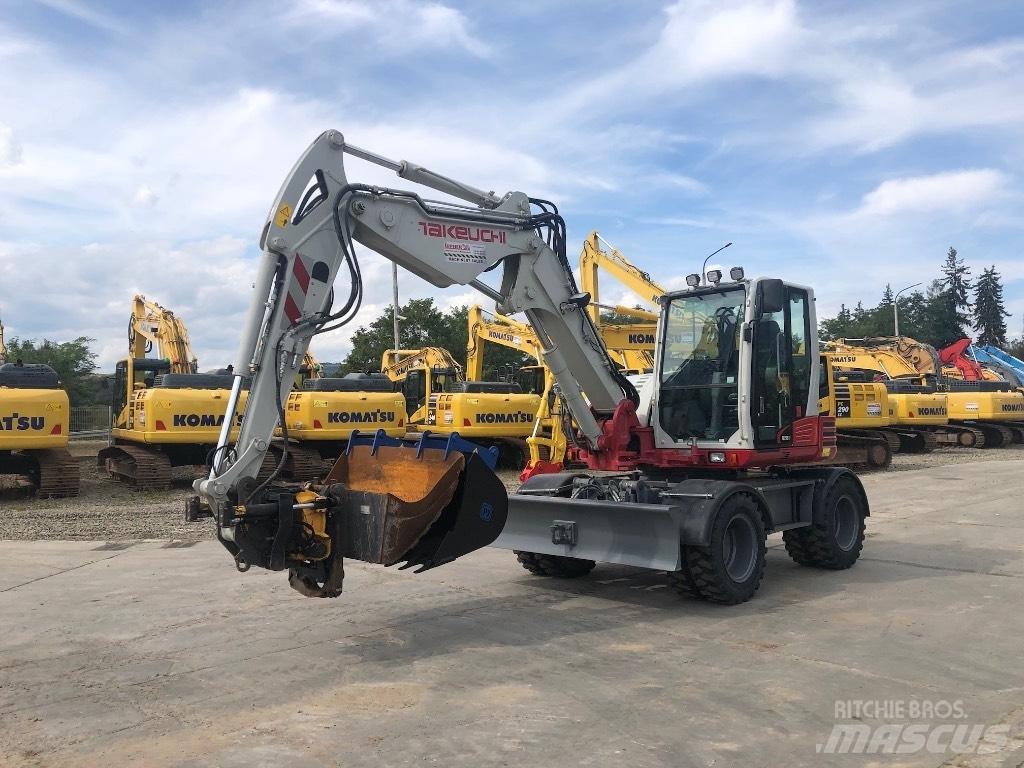 Takeuchi TB295W Kolová rýpadla