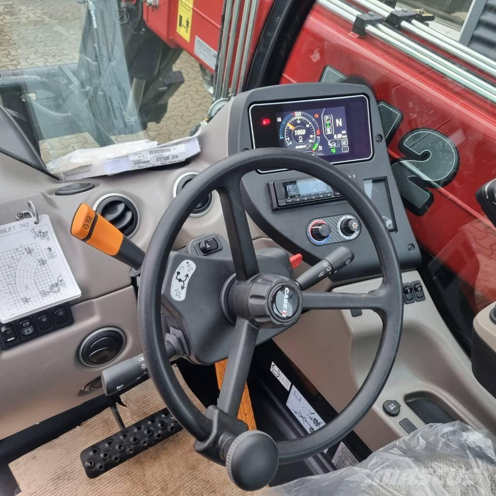 Case IH 742 Teleskopické manipulátory