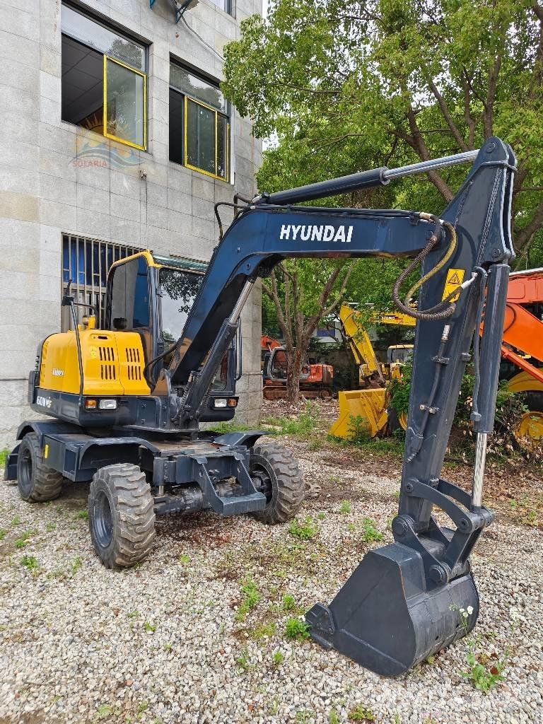 Hyundai Robex 60 Kolová rýpadla
