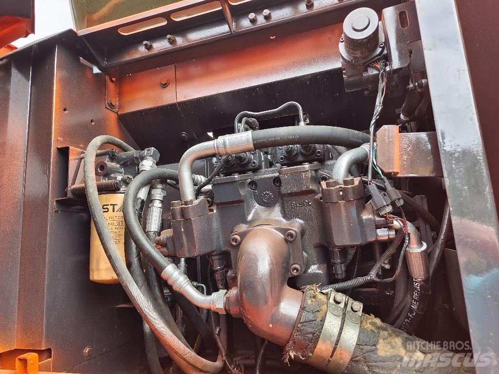 Hitachi EX 200-3 Pásová rýpadla