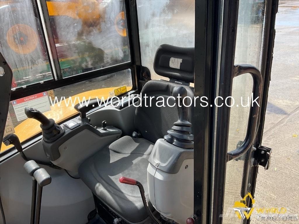 CAT 302.7 D CR Mini rýpadla < 7t