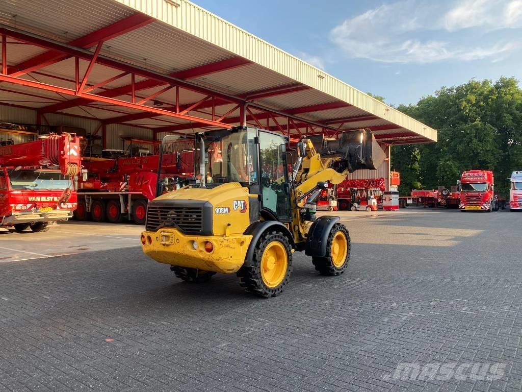 CAT 908M Kolové nakladače