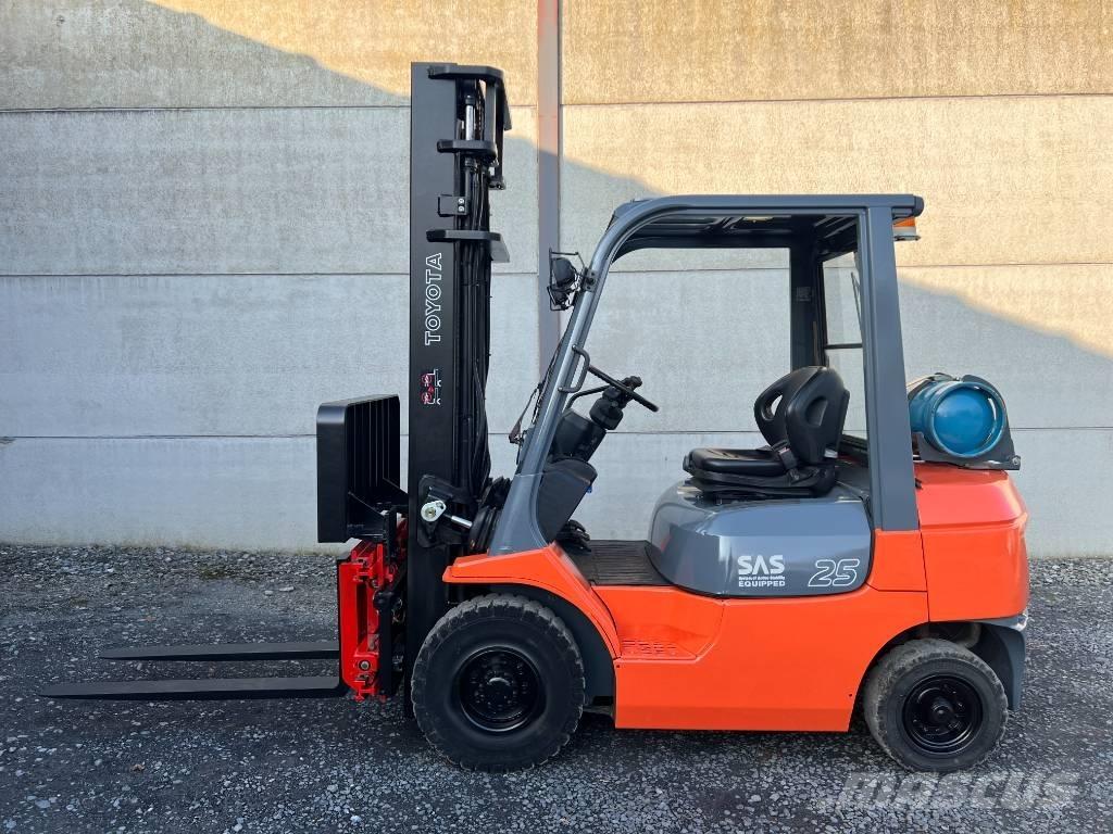 Toyota 42-7 FGF 25 LPG vozíky