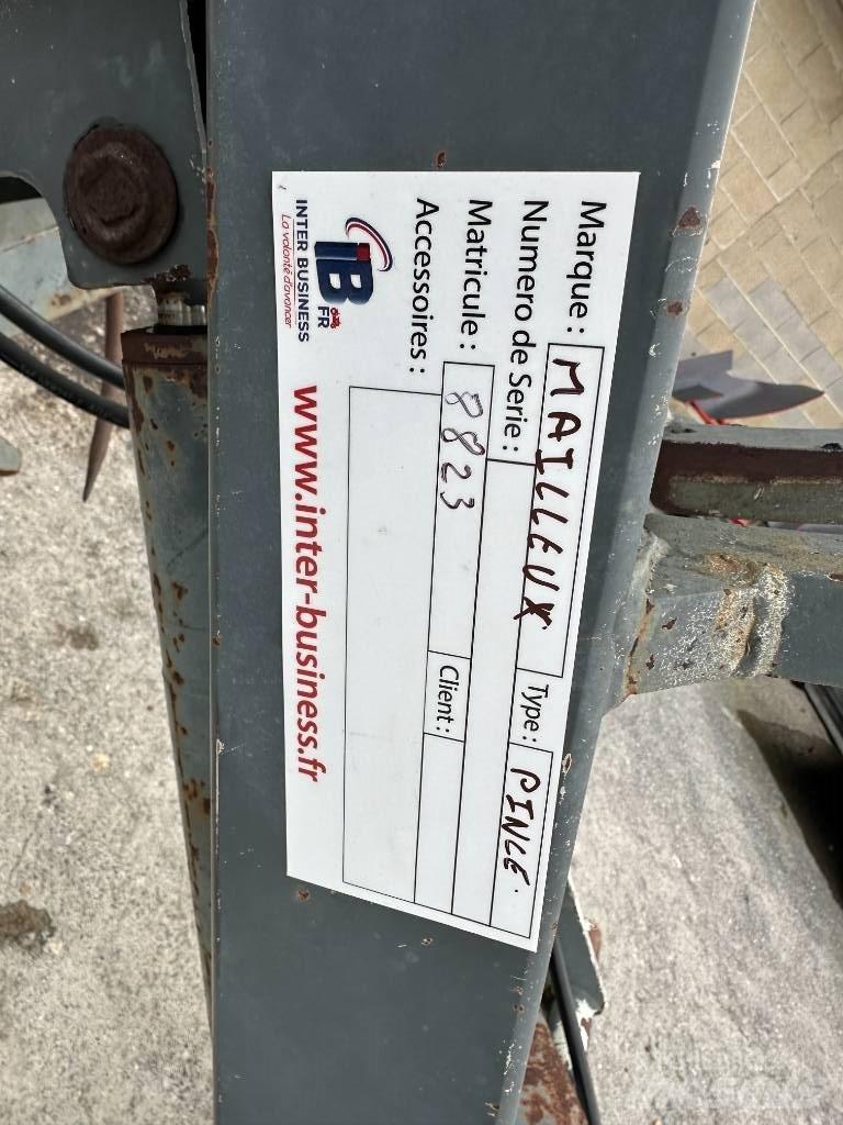 MAILLEUX MANIBALLE Vidlicové úchyty